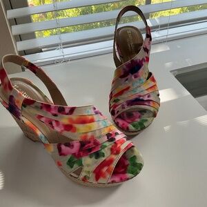 Naturalizer Lulianna Floral Ankle Strap Wedge Sandal Heel Shoes Size 6 1/2